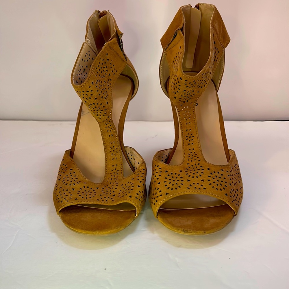 Torrid tan color size 10 women heels